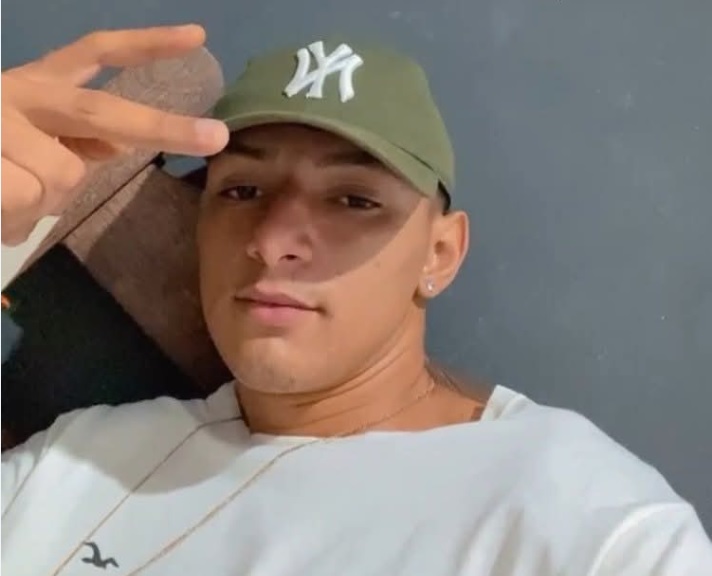 Jovem é morto a tiros em praia de Santa Cruz Cabrália Jovem é morto a tiros em praia de Santa Cruz Cabrália