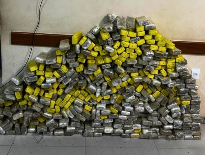 PM apreende mais de 300 kg de maconha em Eunápolis PM apreende mais de 300 kg de maconha em Eunápolis