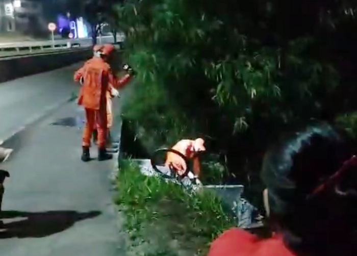 Ciclista morre após cair em bueiro às margens da BR-101 em Eunápolis Ciclista morre após cair em bueiro às margens da BR-101 em Eunápolis