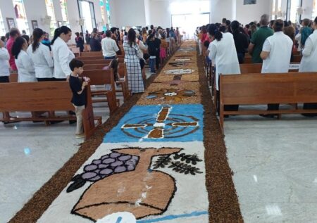 De onde veio e qual o significado dos tapetes de Corpus Christi; entenda