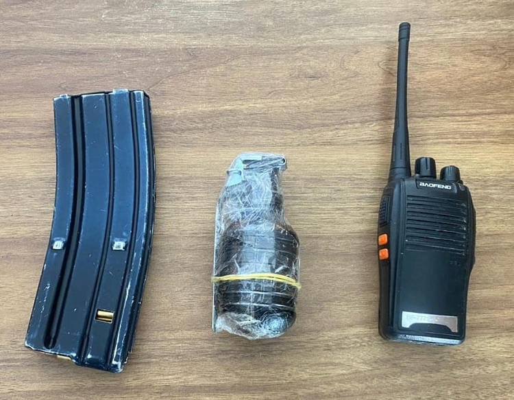 Polícia Militar apreende granada e munições em Porto Seguro Polícia Militar apreende granada e munições em Porto Seguro