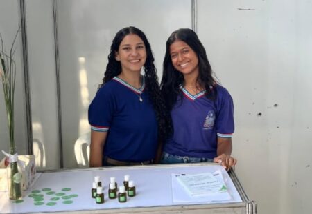 Óleo natural criado por estudantes do sul da Bahia ajuda a combater ansiedade; saiba mais