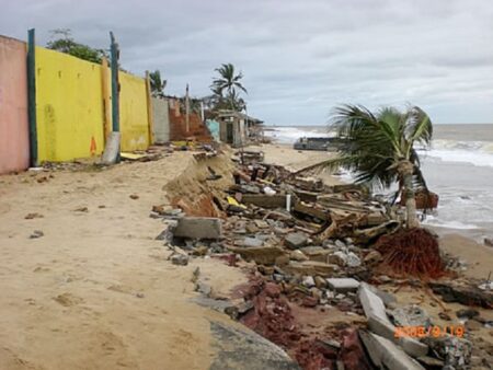 Webdoc retrata a luta de Mucuri contra o avanço do mar e seus caminhos de reconstrução