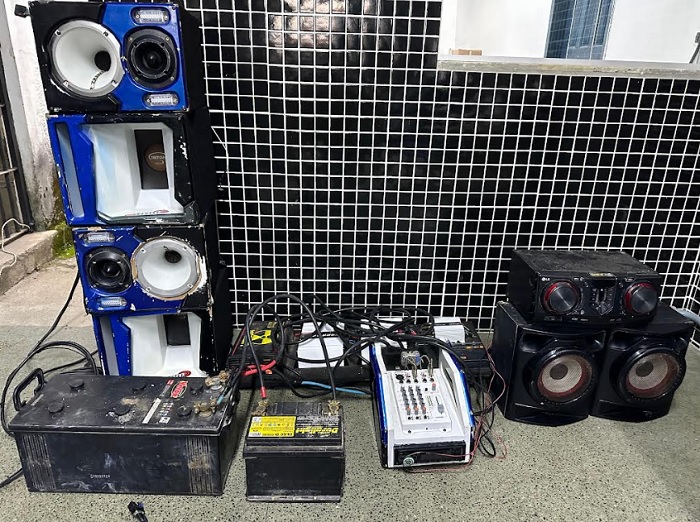 Homem é detido por som alto e tem equipamento apreendido em Itamaraju Homem é detido por som alto e tem equipamento apreendido em Itamaraju