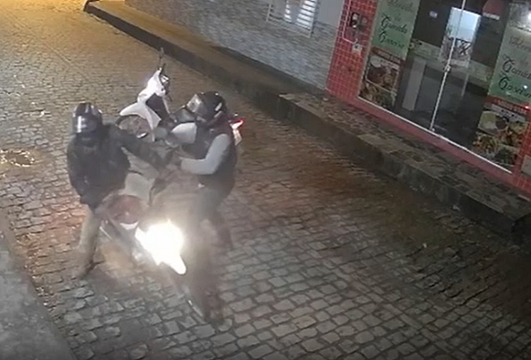 Homem é preso acusado de agredir irmão idoso em disputa por herança em Itanhém Homem é preso acusado de agredir irmão idoso em disputa por herança em Itanhém