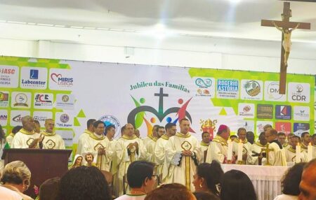 Jubileu das Famílias e Congresso Diocesano atraem 1,5 mil pessoas em Eunápolis