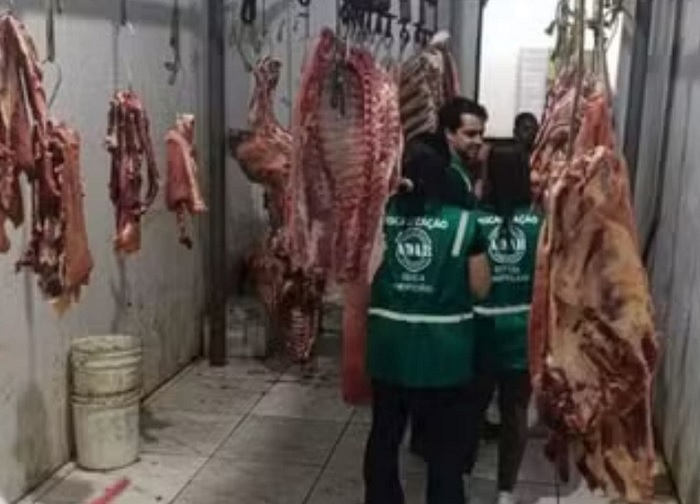 Adab apreende 100 kg de carne contaminada com tuberculose bovina no sul baiano Adab apreende 100 kg de carne contaminada com tuberculose bovina no sul baiano