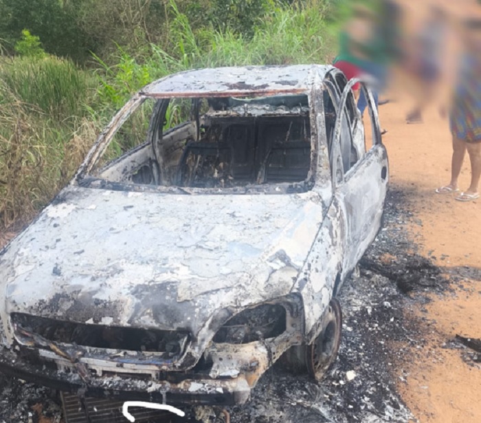 Corpo é encontrado carbonizado dentro de carro em Porto Seguro Corpo é encontrado carbonizado dentro de carro em Porto Seguro