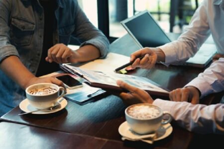 Café Empresarial reúne empresários em Teixeira de Freitas para gerar negócios