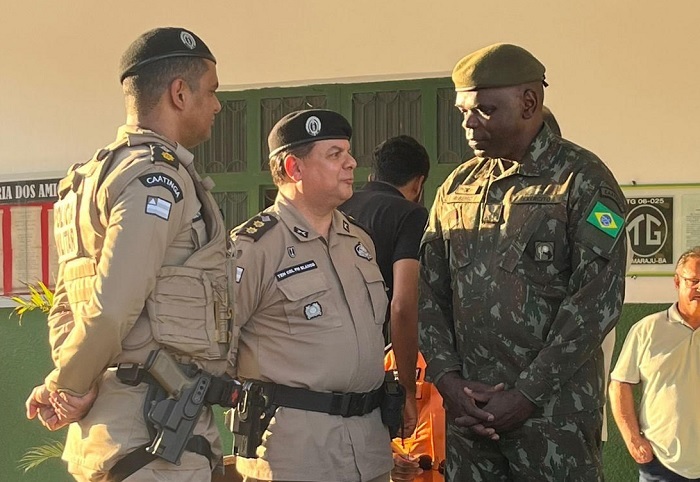 General da 6ª Região Militar inspeciona Tiro de Guerra de Itamaraju General da 6ª Região Militar inspeciona Tiro de Guerra de Itamaraju