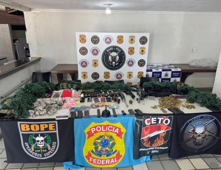 Cinco suspeitos morrem em confronto durante operação policial em Caraíva Cinco suspeitos morrem em confronto durante operação policial em Caraíva