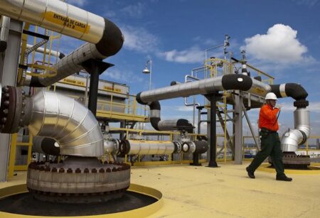 Bahia amplia parque industrial com duas refinarias previstas para 2026