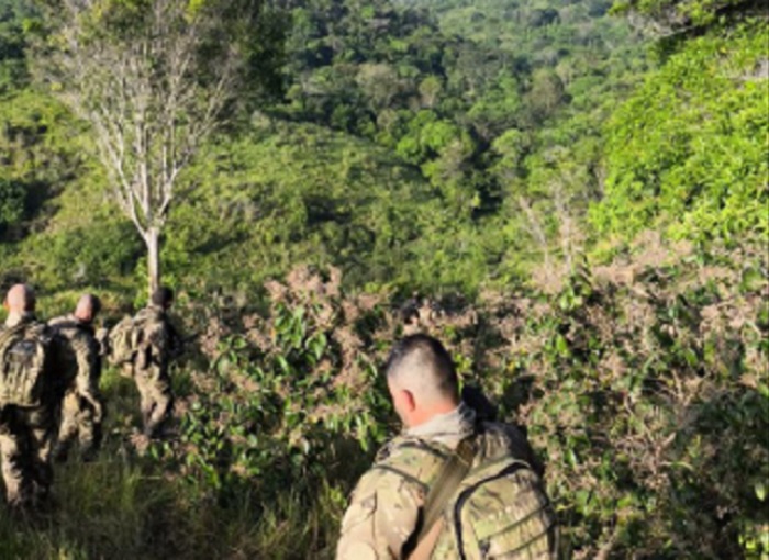PF prende suspeito e apreende mais de 10 armas em operação no Extremo Sul da Bahia PF prende suspeito e apreende mais de 10 armas em operação no Extremo Sul da Bahia