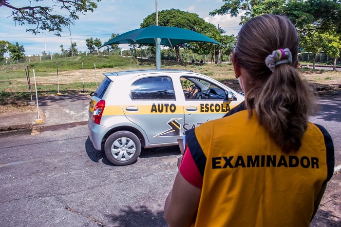 Exame prático da CNH na Bahia poderá ser feito com veículo automático Exame prático da CNH na Bahia poderá ser feito com veículo automático