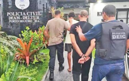 Dupla é presa por furto contra turistas em Porto Seguro