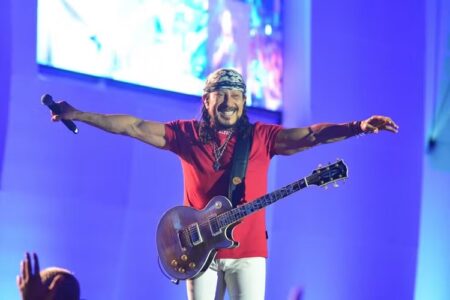 Bell Marques anima virada do ano no Réveillon Ayumar, em Trancoso