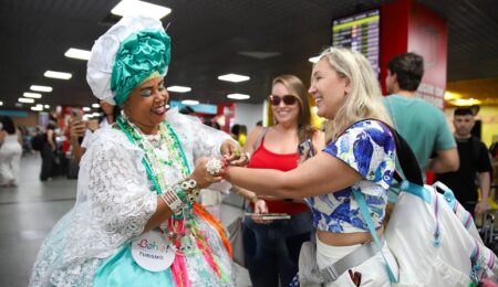 Carnaval deve atrair 3,7 milhões de visitantes e movimentar R$ 8 bilhões na Bahia