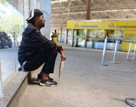 Homem desaparece após descer de carro de aplicativo durante viagem