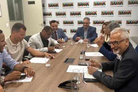 Seagri discute ações emergenciais para o setor cacaueiro em agenda em Brasília