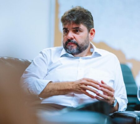 Adolpho Loyola esclarece: “Vice não foi oferecida a nenhum partido”