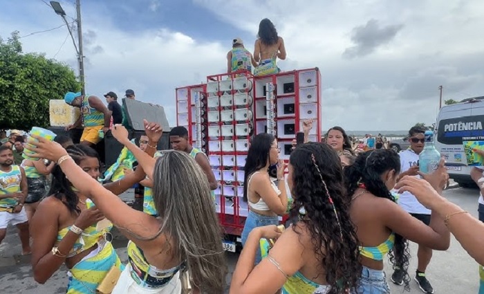 Uso de “paredões” é proibido no Carnaval de Mucuri após recomendação do MP Uso de “paredões” é proibido no Carnaval de Mucuri após recomendação do MP