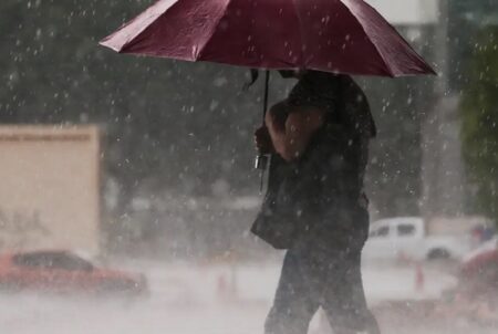 Inmet volta a emitir alerta de chuvas intensas para cidades do Extremo Sul da Bahia