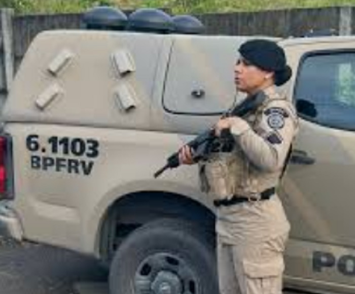 PM recupera veículos roubados e apreende arma na zona rural de Itabela PM recupera veículos roubados e apreende arma na zona rural de Itabela