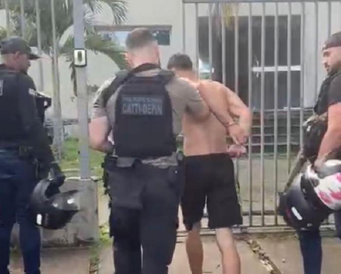 Homem é preso após homicídio de mulher em bairro de Eunápolis Homem é preso após homicídio de mulher em bairro de Eunápolis