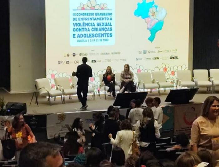 Delegação de Mucuri participa de congresso nacional sobre violência sexual infantil em Brasília Delegação de Mucuri participa de congresso nacional sobre violência sexual infantil em Brasília