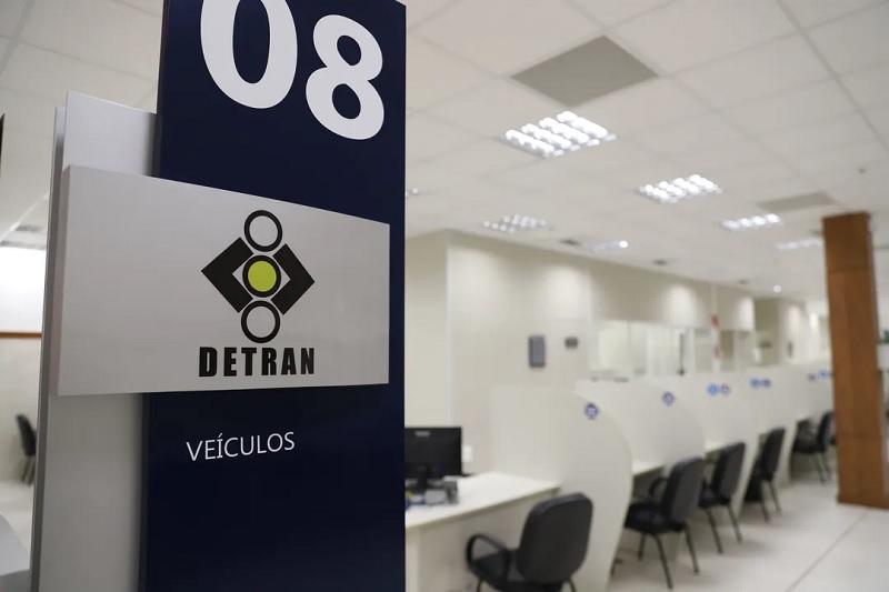 Com salários de até R$ 3,8 mil, Detran-BA abre processo seletivo com 170 vagas Com salários de até R$ 3,8 mil, Detran-BA abre processo seletivo com 170 vagas