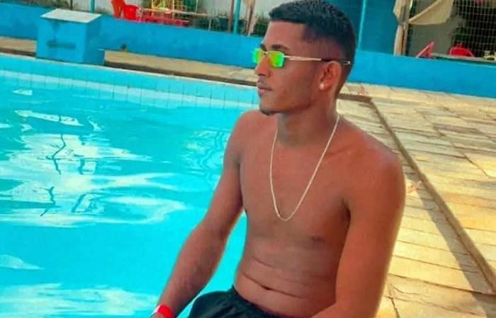 Jovem de 22 anos é executado a tiros enquanto pedalava em Itabela Jovem de 22 anos é executado a tiros enquanto pedalava em Itabela