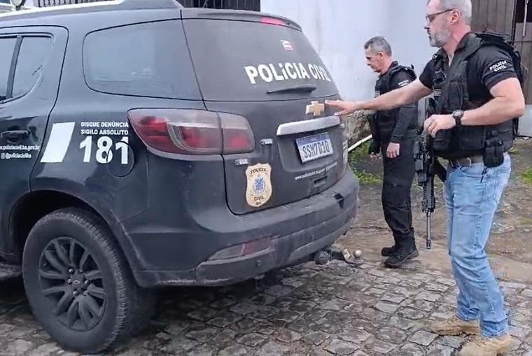 Mulher é presa em operação contra braço de organização criminosa no extremo sul da Bahia Mulher é presa em operação contra braço de organização criminosa no extremo sul da Bahia