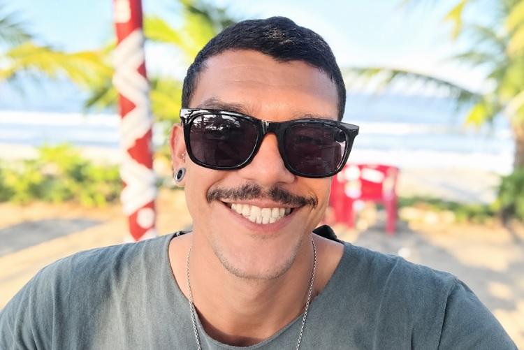 Barman morre após acidente entre motocicletas na Orla Norte de Porto Seguro Barman morre após acidente entre motocicletas na Orla Norte de Porto Seguro